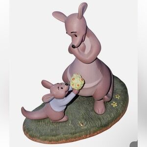 Winnie the Pooh and Friends Figurine- I Love you Mama